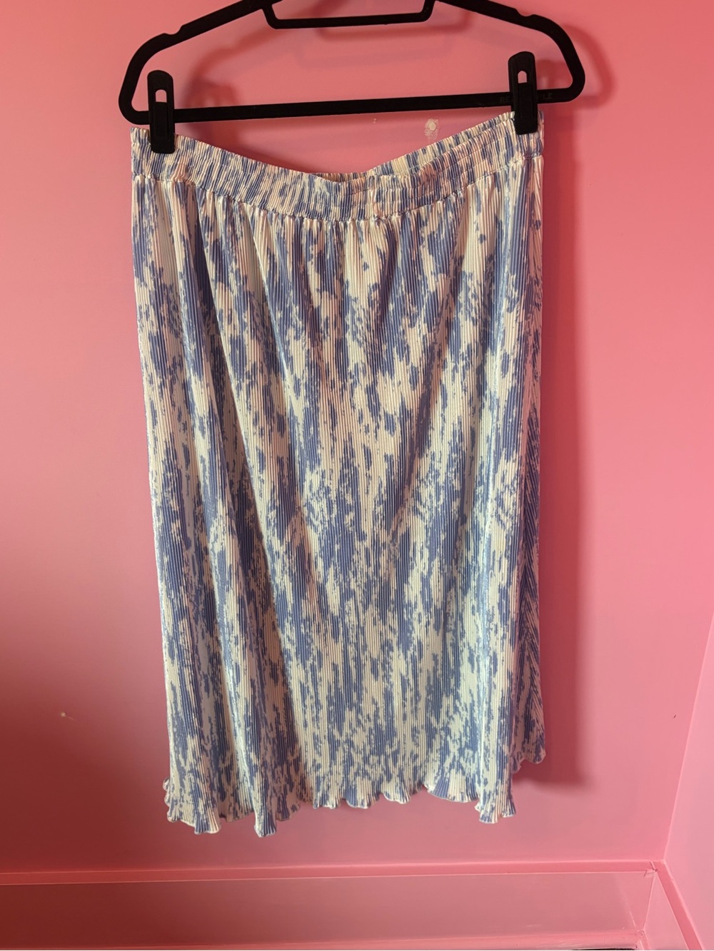 Pleated Blue and White Midi Skirt - Lightweight Women's Skirt nasty gal size 16